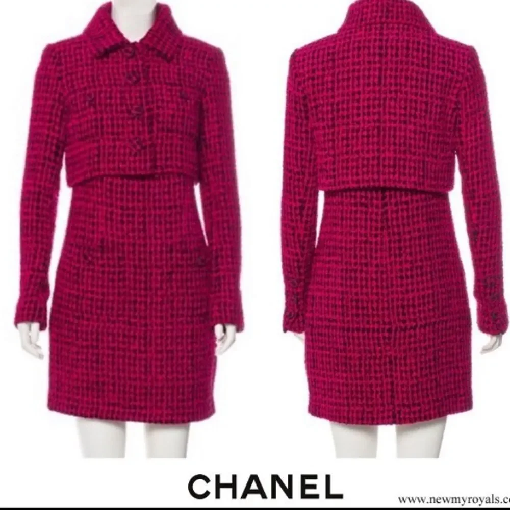 Chanel Sleeveless Tweed Dress in Magenta‎